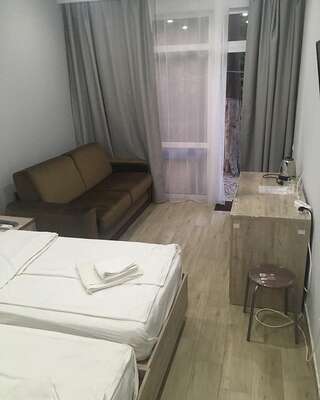 Гостевой дом Sandro Palace Сочи Стандарт 4-местный-2